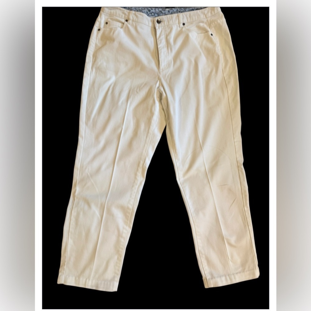 Appleseed ladies’ size 16 white‎ jeans relaxed fit with stretch straight leg